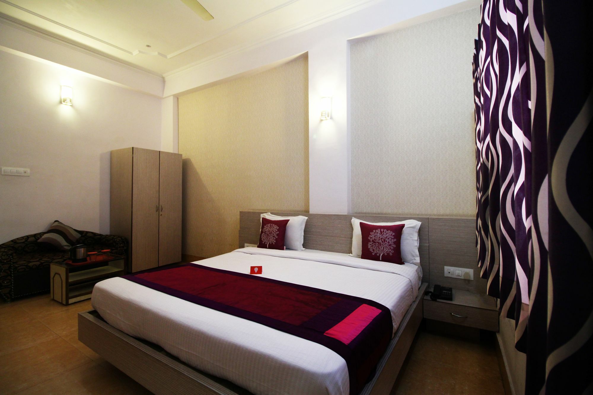 ורנאסי Oyo 4398 Hotel Rajat Grand מראה חיצוני תמונה